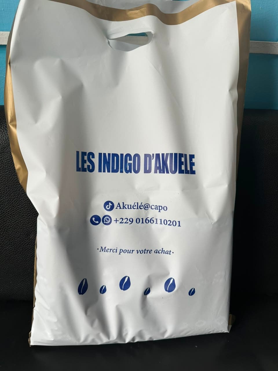 Sac de la maison Les Indigo d'Akuélé